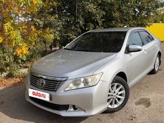 2012 Toyota Camry VII (XV50), серебристый, 1400000 рублей, вид 1