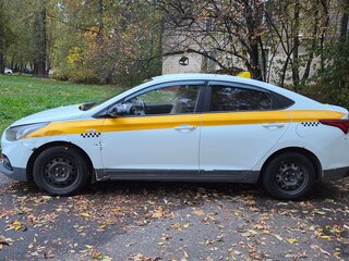2019 Hyundai Solaris II, белый, 730000 рублей, вид 1