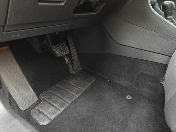 2011 Volkswagen Golf VI, белый, 999000 рублей - вид 18