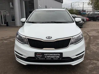 2015 Kia Rio III Рестайлинг, белый, 1080000 рублей, вид 3