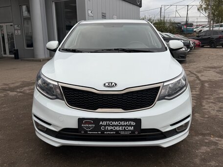 2015 Kia Rio III Рестайлинг, белый, 1080000 рублей, вид 3