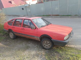 1985 Volkswagen Passat B2, красный, 60000 рублей, вид 4