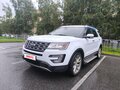 2017 Ford Explorer V Рестайлинг, белый, 2350000 рублей