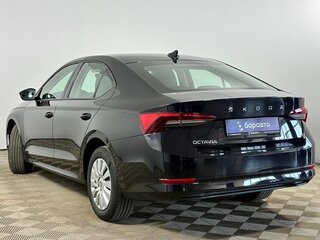 2022 Skoda Octavia IV (A8), чёрный, 2330000 рублей, вид 3
