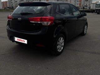 2015 Kia Rio III Рестайлинг, чёрный, 927000 рублей, вид 5