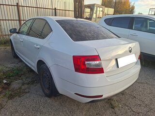 2018 Skoda Octavia III (A7) Рестайлинг, белый, 700000 рублей, вид 3