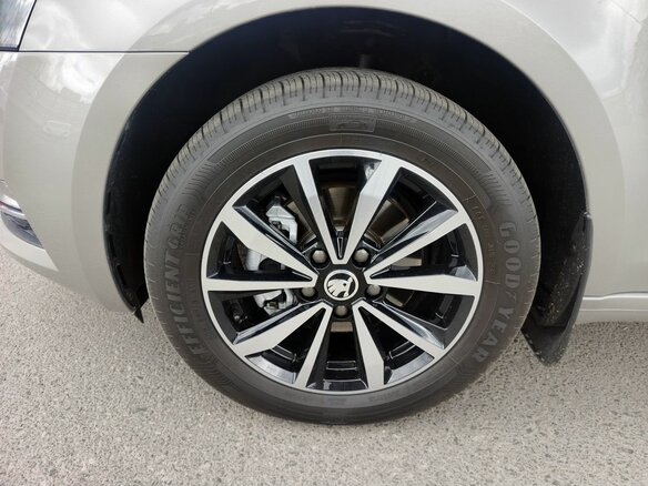 2019 Skoda Octavia III (A7) Рестайлинг, коричневый, 2399000 рублей - вид 9