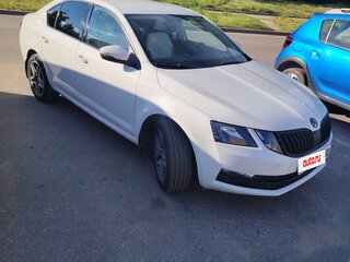 2017 Skoda Octavia III (A7) Рестайлинг, белый, 1650000 рублей, вид 1