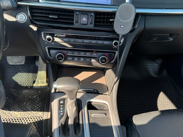 2019 Kia Optima IV Рестайлинг, белый, 2600000 рублей - вид 18