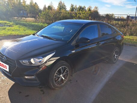 2017 Hyundai Solaris II, чёрный, 1170000 рублей, вид 2