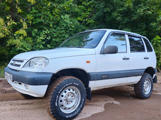 2003 Chevrolet Niva I, белый, 350000 рублей, вид 3