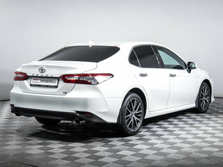 2021 Toyota Camry VIII (XV70) Рестайлинг, белый, 3729000 рублей, вид 5