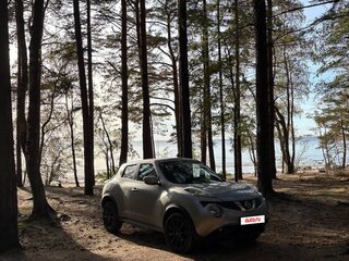 2017 Nissan Juke I Рестайлинг, серебристый, 1400000 рублей, вид 4