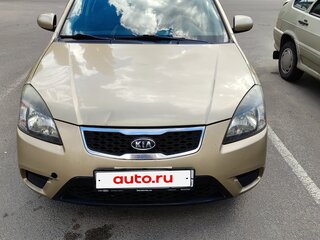 2010 Kia Rio II Рестайлинг, бежевый, 460000 рублей, вид 1