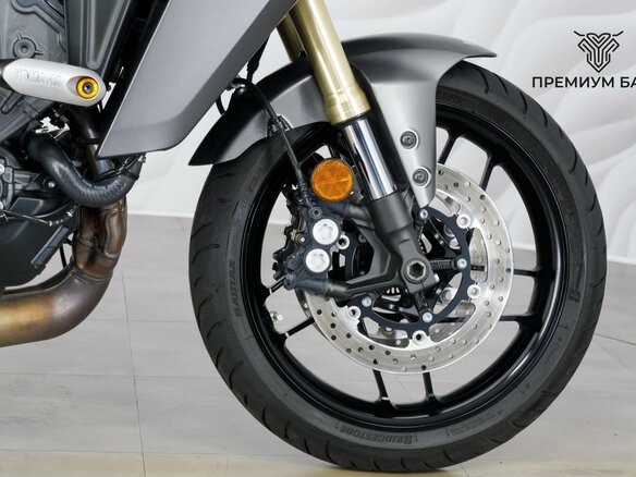 2025 Yamaha Tracer 9, серый, 1849000 рублей - вид 10