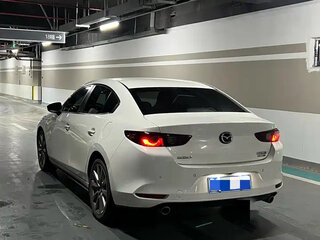 2023 Mazda 3 Axela IV (BP), белый, 1590004 рублей, вид 4