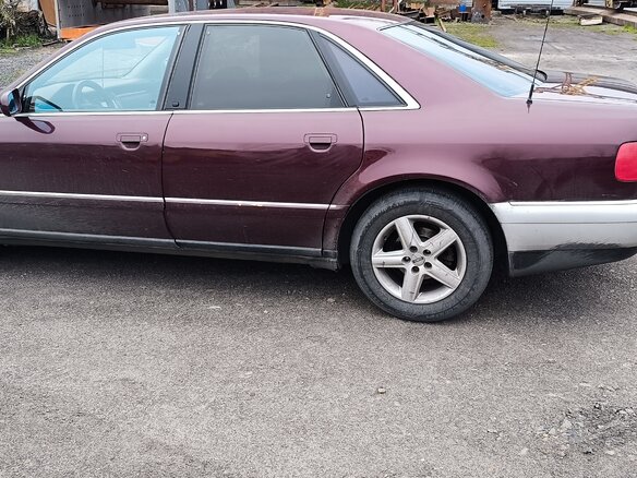 1994 Audi A8 I (D2), красный, 420000 рублей - вид 3