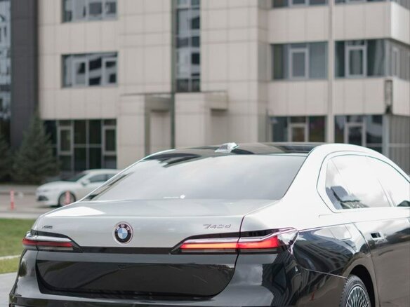 2024 BMW 7 серии 740d xDrive VII (G70), чёрный, 12500000 рублей - вид 11