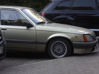 1984 Opel Rekord E, зелёный, 200000 рублей, вид 3