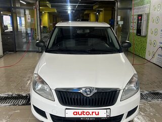 2013 Skoda Fabia II Рестайлинг, белый, 655000 рублей, вид 2