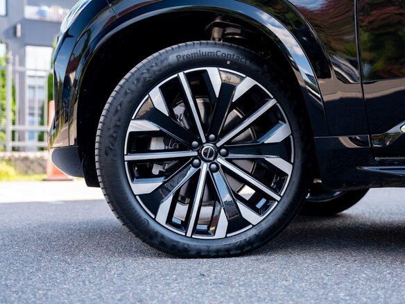 2026 Volvo XC90 B5 II Рестайлинг 2, чёрный, 10100000 рублей - вид 10