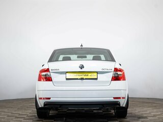 2017 Skoda Octavia III (A7) Рестайлинг, белый, 1599000 рублей, вид 5