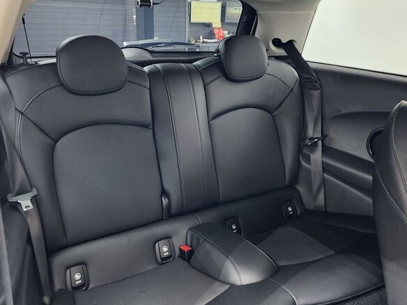2017 Mini Hatch Cooper III (F55/F56), белый, 1590000 рублей - вид 8