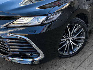 2023 Toyota Camry VIII (XV70) Рестайлинг, чёрный, 3350000 рублей, вид 4