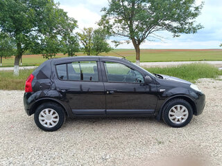 2013 Renault Sandero I, чёрный, 630000 рублей, вид 4
