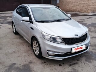 2017 Kia Rio III Рестайлинг, серебристый, 922222 рублей, вид 3