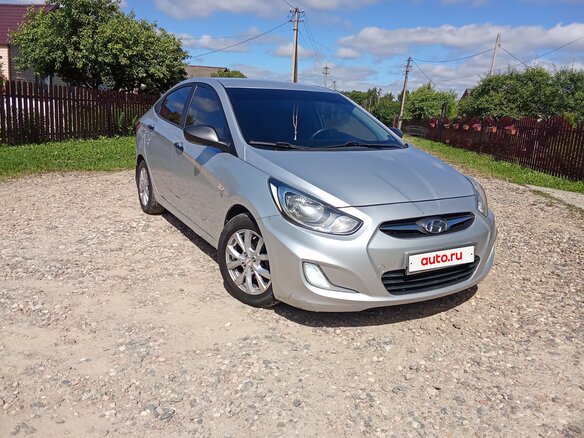 2011 Hyundai Solaris I, серый, 720000 рублей - вид 2