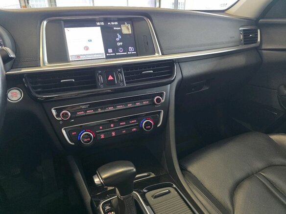 2019 Kia Optima IV Рестайлинг, белый - вид 13