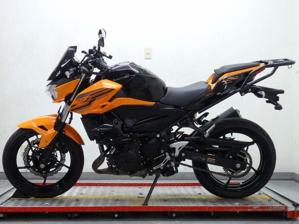 2020 Kawasaki Z 400, оранжевый, 559000 рублей