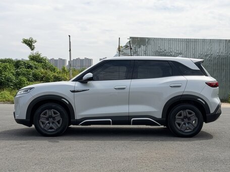 2024 BYD Yuan Pro (47 kWh) I Рестайлинг 2 (Pro), серебристый, 1900600 рублей, вид 5