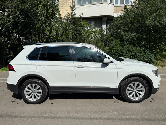 2017 Volkswagen Tiguan II, белый - вид 5