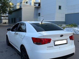 2010 Kia Cerato 5-speed II, белый, 460000 рублей, вид 4