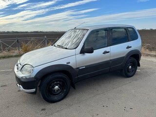 2004 Chevrolet Niva I, серебристый, 300000 рублей, вид 1