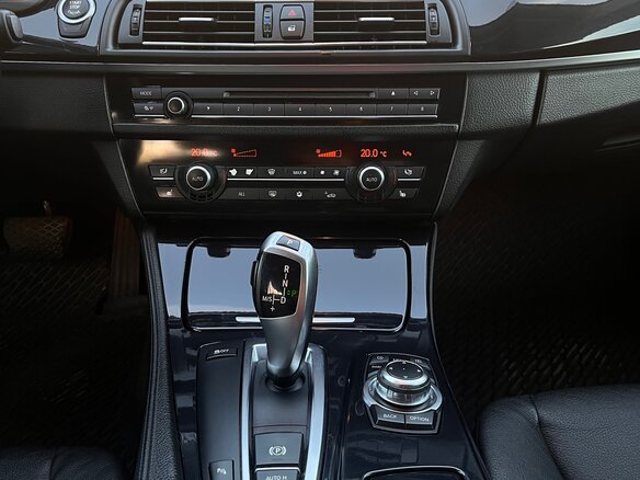 2010 BMW 5 серии 523i VI (F10/F11/F07), чёрный, 1500000 рублей - вид 21