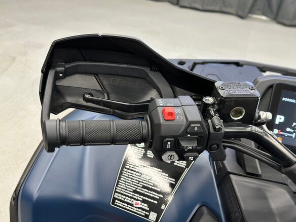 2026 BRP Can-Am Outlander MAX 1000R LTD, синий, 2575000 рублей - вид 16