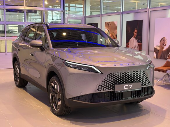 2026 Omoda C7, серебристый, 3344000 рублей - вид 5