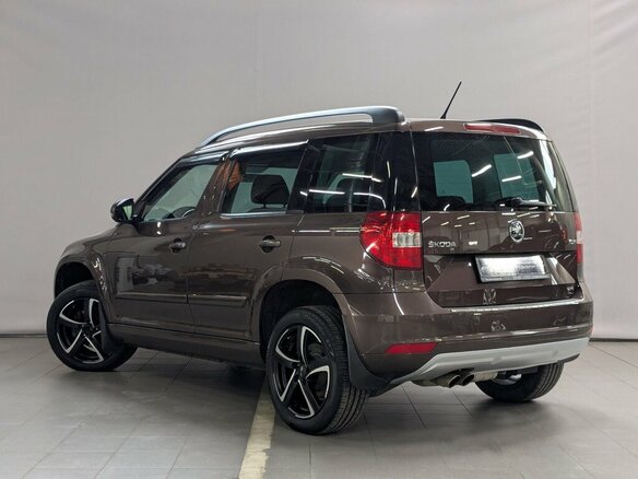 2016 Skoda Yeti I Рестайлинг, коричневый, 1685000 рублей - вид 3