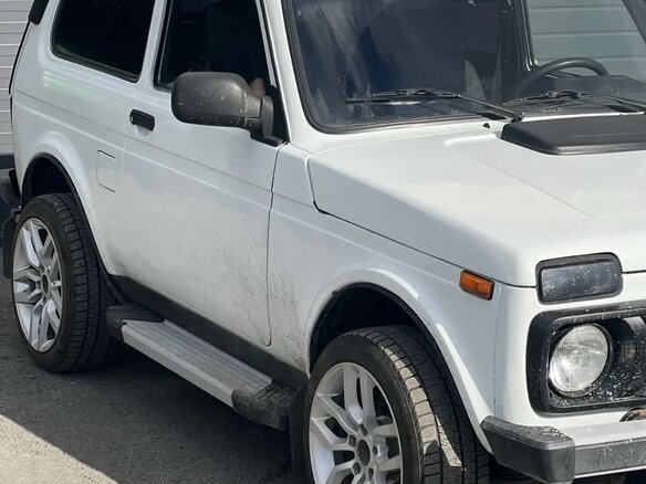 2015 Lada (ВАЗ) 2121 (4x4) I Рестайлинг, белый, 550000 рублей
