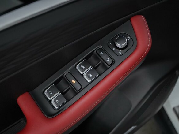 2023 Geely Coolray (Binyue Cool) I Рестайлинг, белый, 1899077 рублей - вид 19