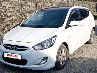2012 Hyundai Solaris I, белый, 750000 рублей, вид 1