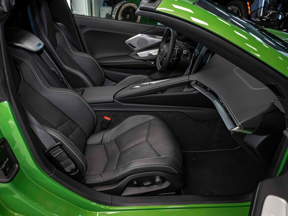 2026 Chevrolet Corvette Stingray C8, зелёный, 15627588 рублей - вид 31