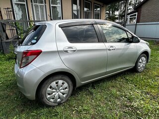 2013 Toyota Vitz III (XP130), серый, 1020000 рублей, вид 4
