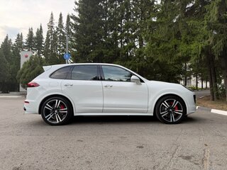 2015 Porsche Cayenne GTS II Рестайлинг (958), белый, 3550000 рублей, вид 4
