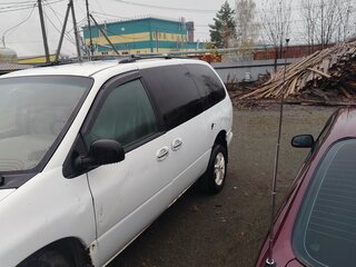 1999 Chrysler Town & Country III, белый, 250000 рублей, вид 3