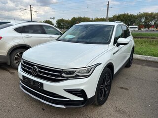 2021 Volkswagen Tiguan II Рестайлинг, белый, 3600000 рублей, вид 2