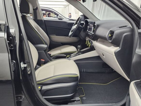 2023 Hyundai Venue I, чёрный, 1644000 рублей - вид 5